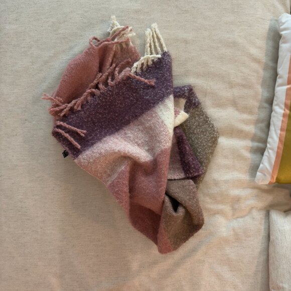 FREE Scarf With 3+ Bundle or $50+ Spend! Super Cozy Denver Heyes Scarf! - Picture 4 of 6